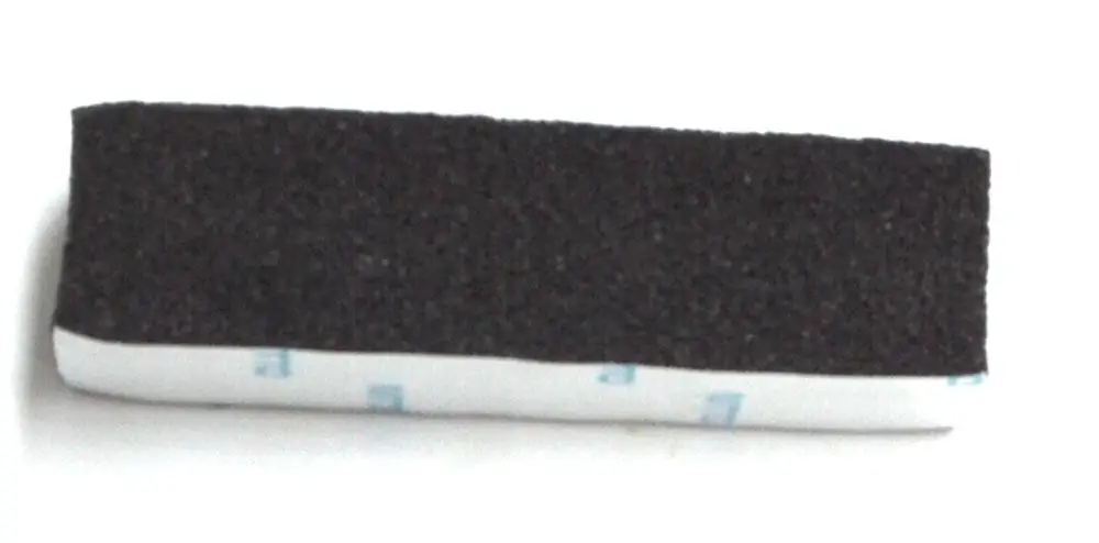 Schwarze Dichtkappe mit einer glatten Unterseite und einer beschichtet weißen Oberseite, möglicherweise von Daikin, geeignet für spezifische Anwendungszwecke.